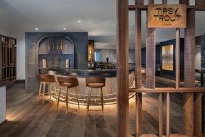 4 restaurantes; se sirven desayunos, almuerzos y cenas
