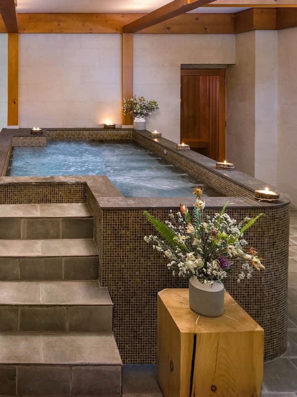 Sauna, hot tub, steam room, body treatments, hydrotherapy, aromatherapy