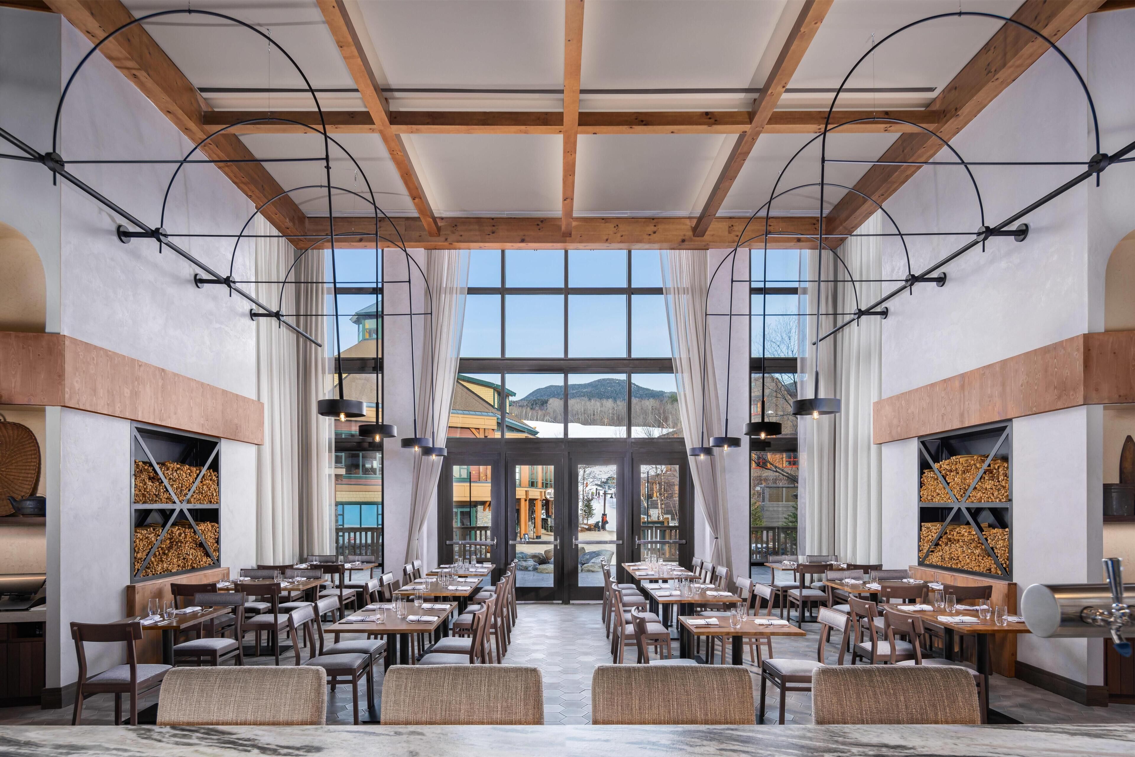 4 restaurants; breakfast, lunch, and dinner served