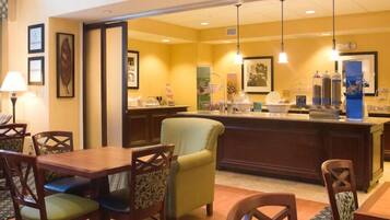 Desayuno buffet incluido todos los días