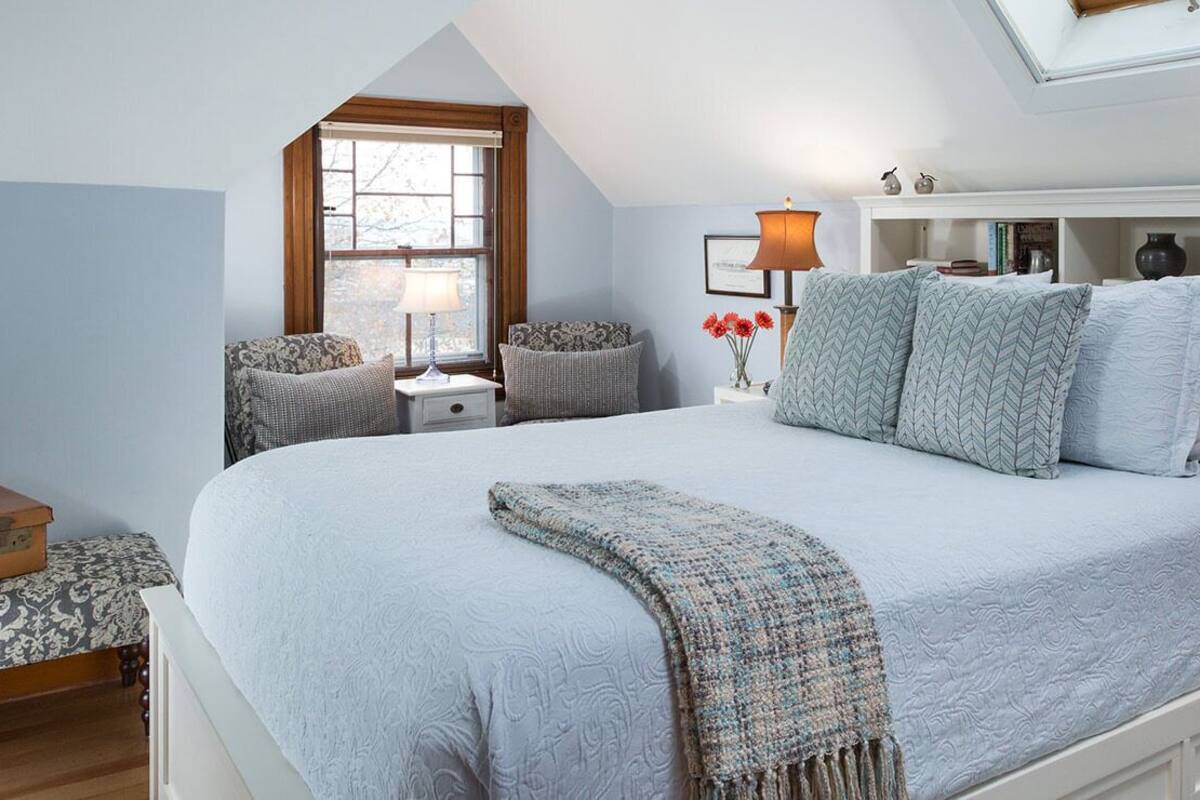 Standard Room, 1 Queen Bed