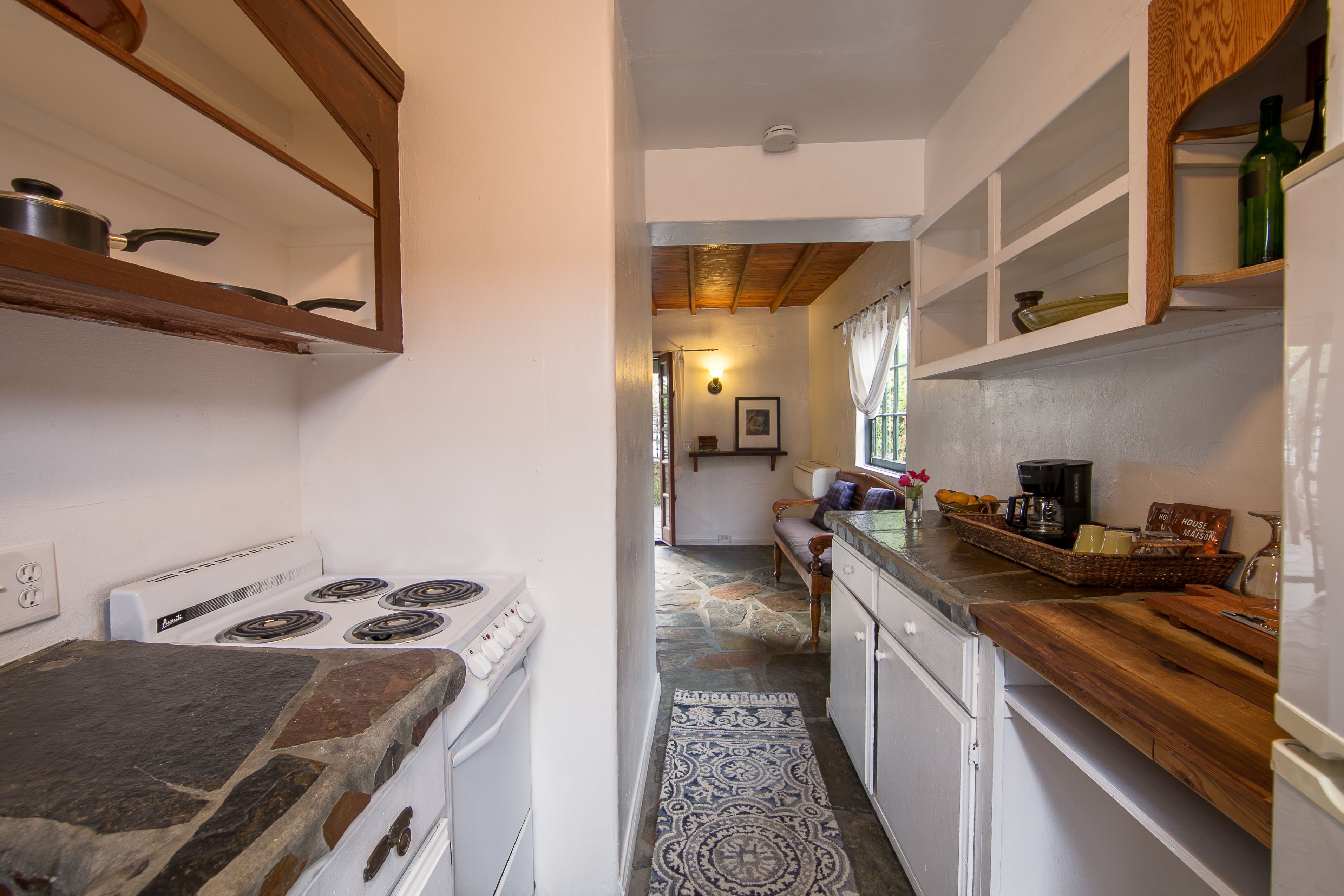 room (apollonia) | private kitchen | fridge, coffee/tea maker