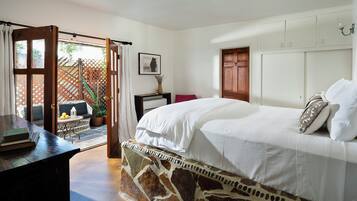 Phòng Suite Tiêu chuẩn, 1 giường cỡ queen, quang cảnh núi (Nomad Suite) | Bộ đồ giường cao cấp, két bảo mật tại phòng