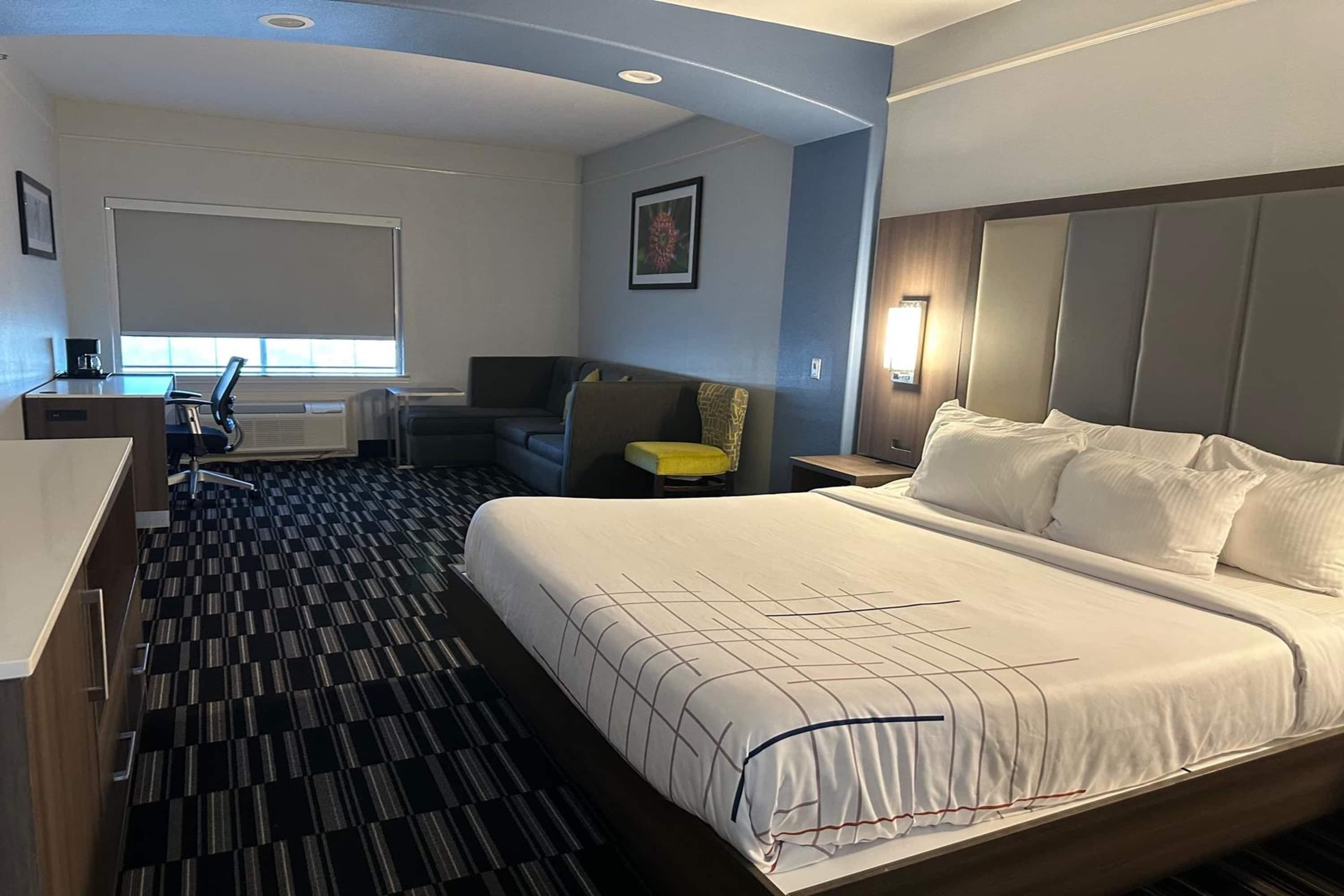 Studio Suite, 1 King Bed, Accessible, Non Smoking (Mobility)