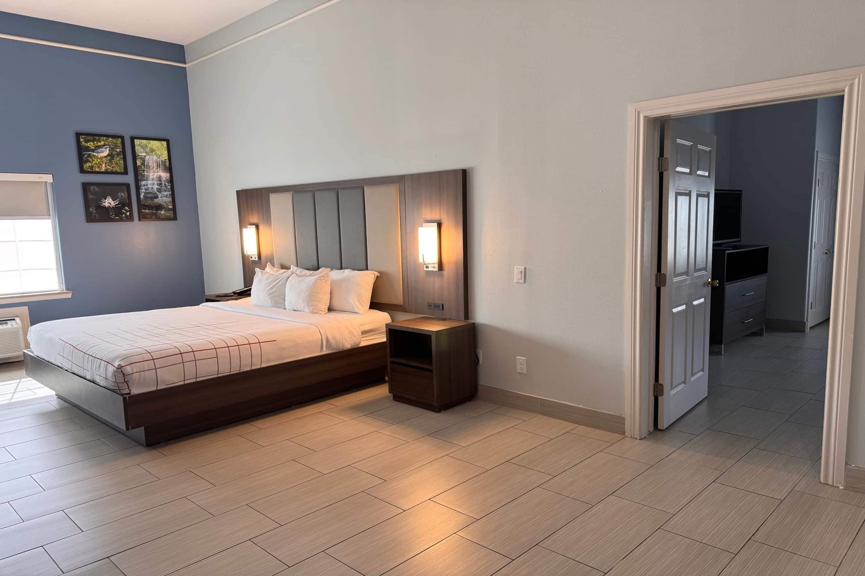 Suite, 1 Bedroom, Non Smoking (2 Kingbed)