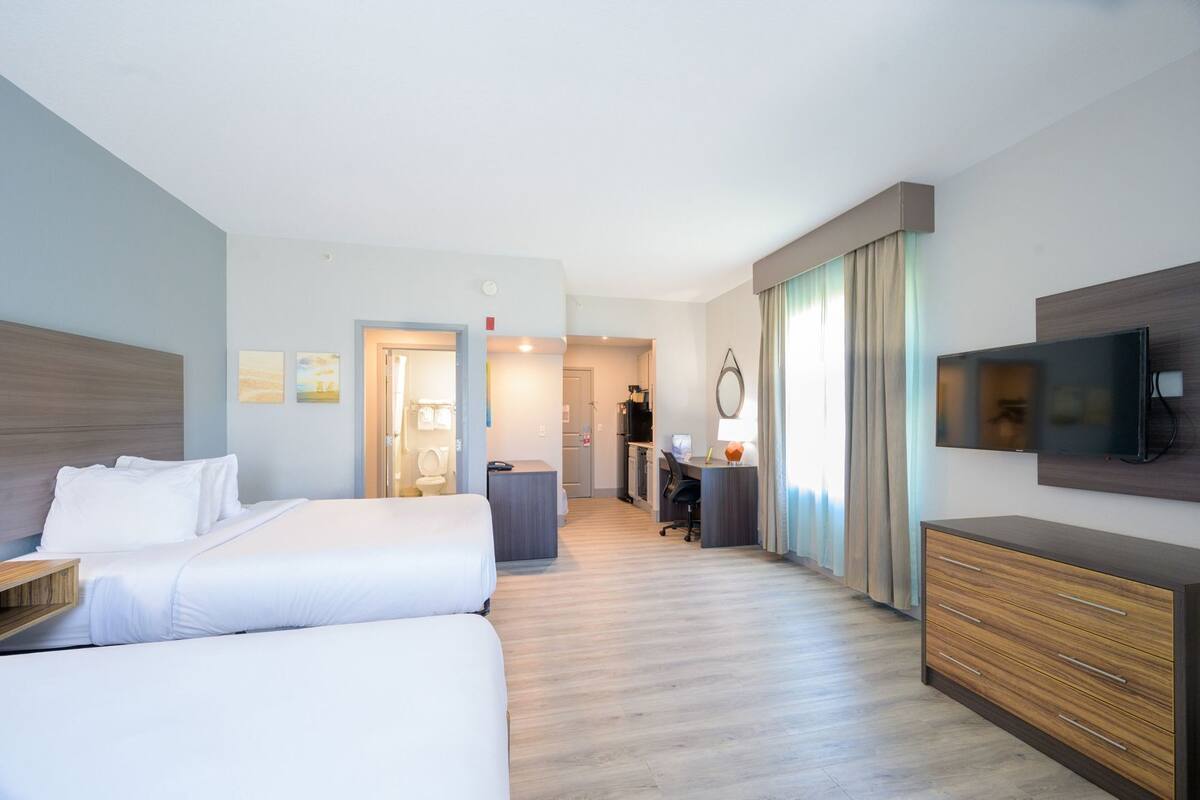 Desk, iron/ironing board, free WiFi, bed sheets