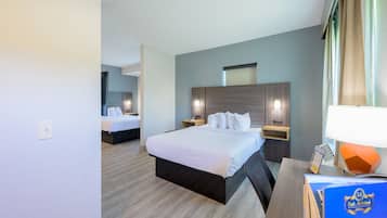 开间套房, 2 张大床, 无烟房 | 办公桌、熨斗/熨衣板、免费婴儿床、折叠床/加床(额外收费)