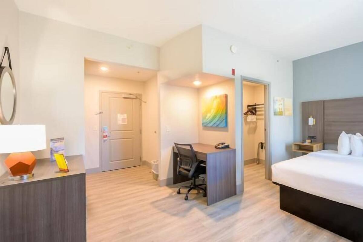 Desk, iron/ironing board, free WiFi, bed sheets