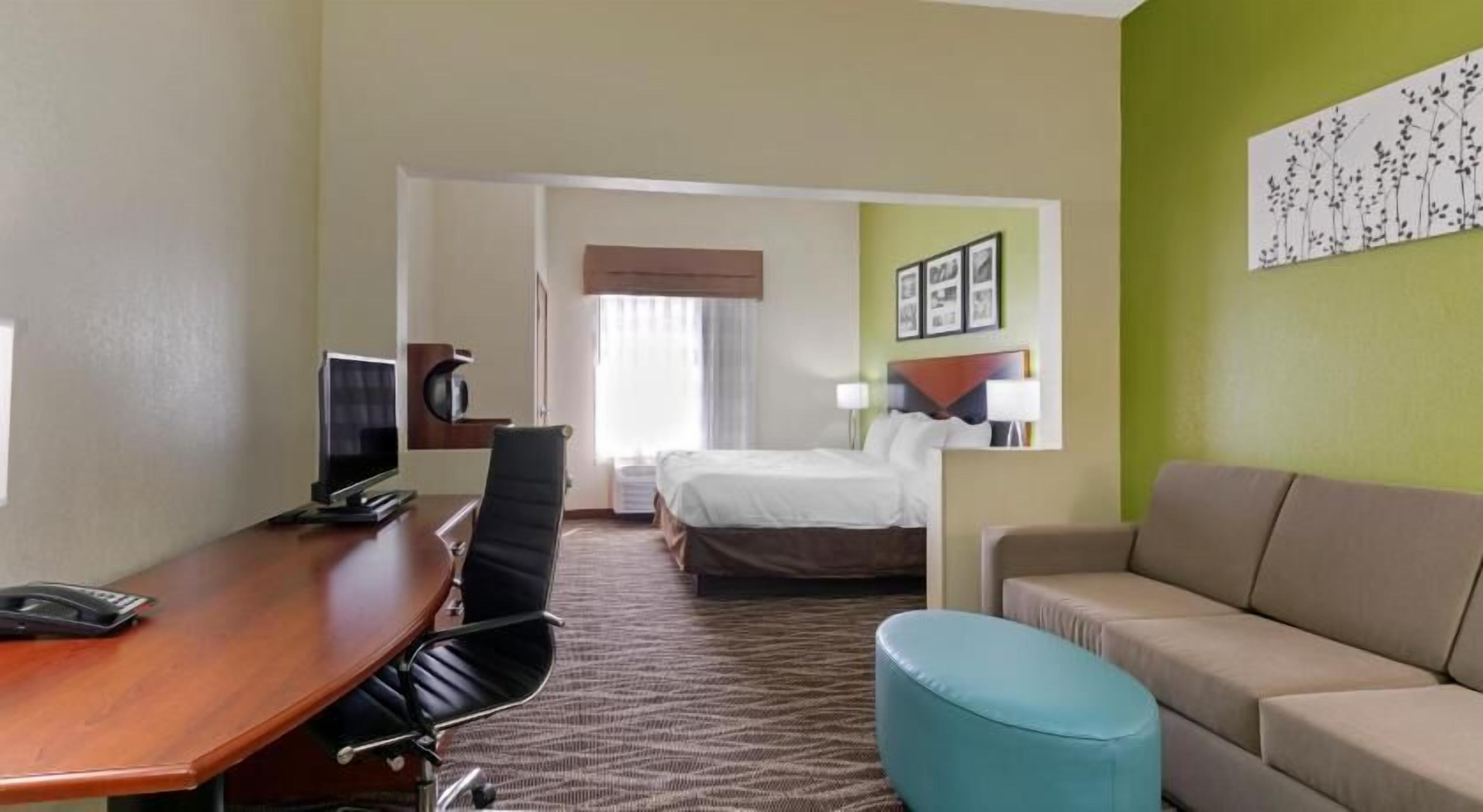 Desk, iron/ironing board, free cots/infant beds, rollaway beds