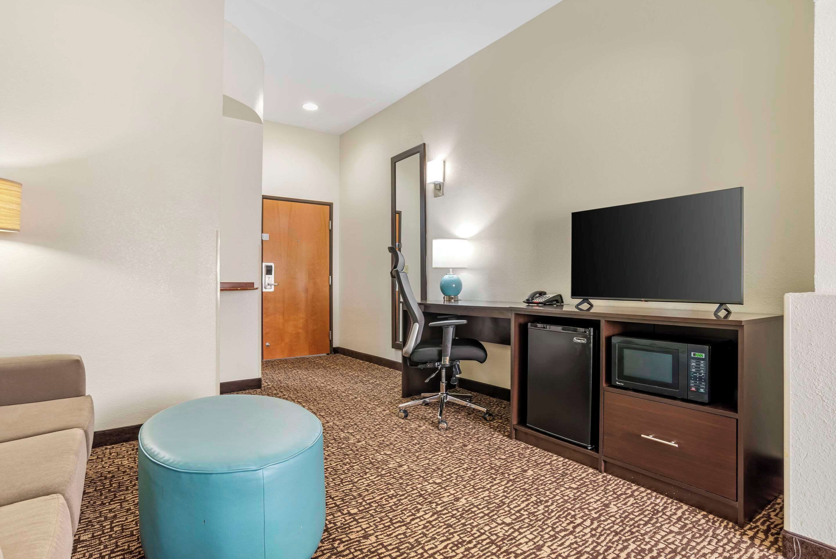 suite, 1 king bed with sofa bed, non smoking | desk, iron/ironing board, free cots/infant beds, rollaway beds