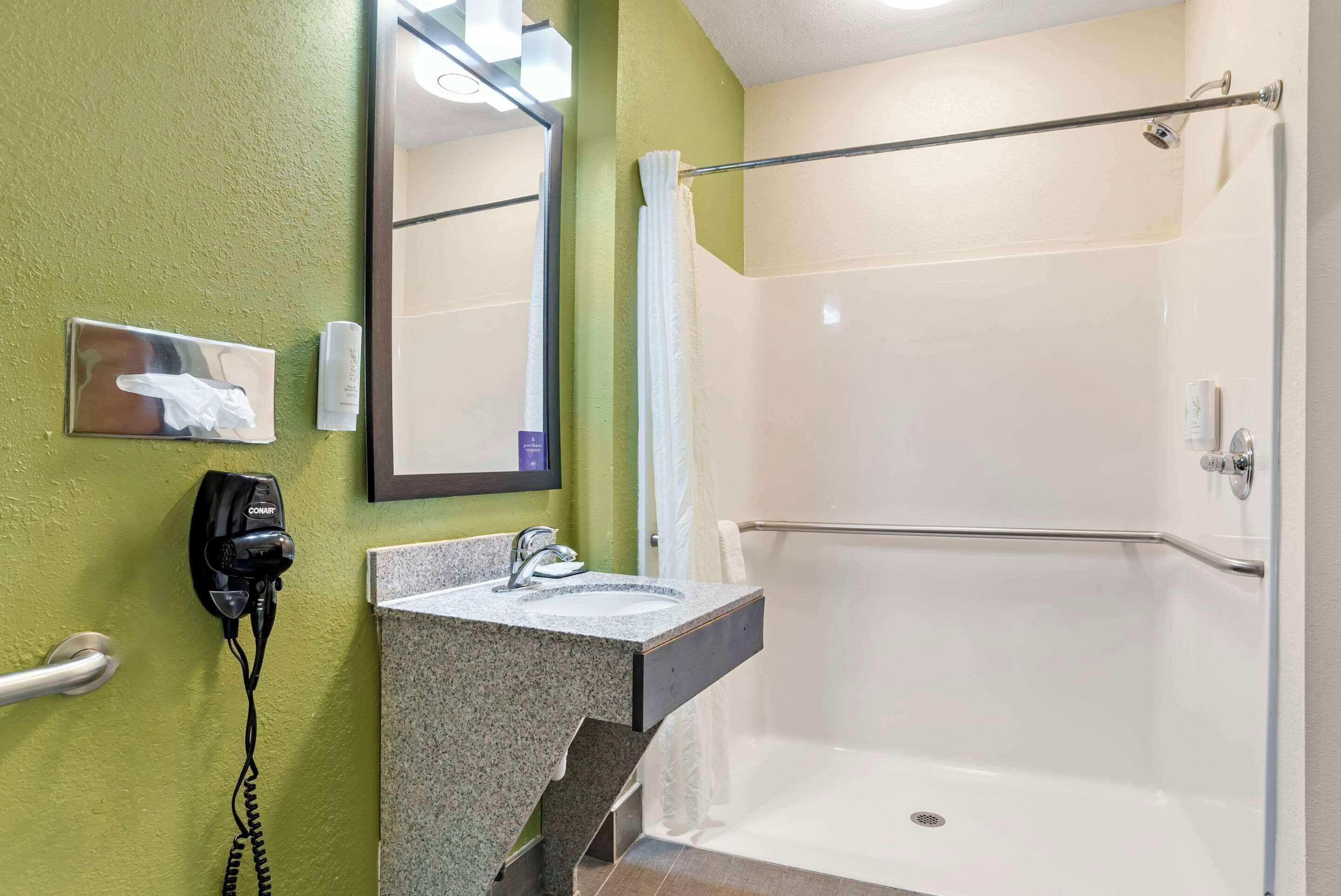 desk, iron/ironing board, free cots/infant beds, rollaway beds