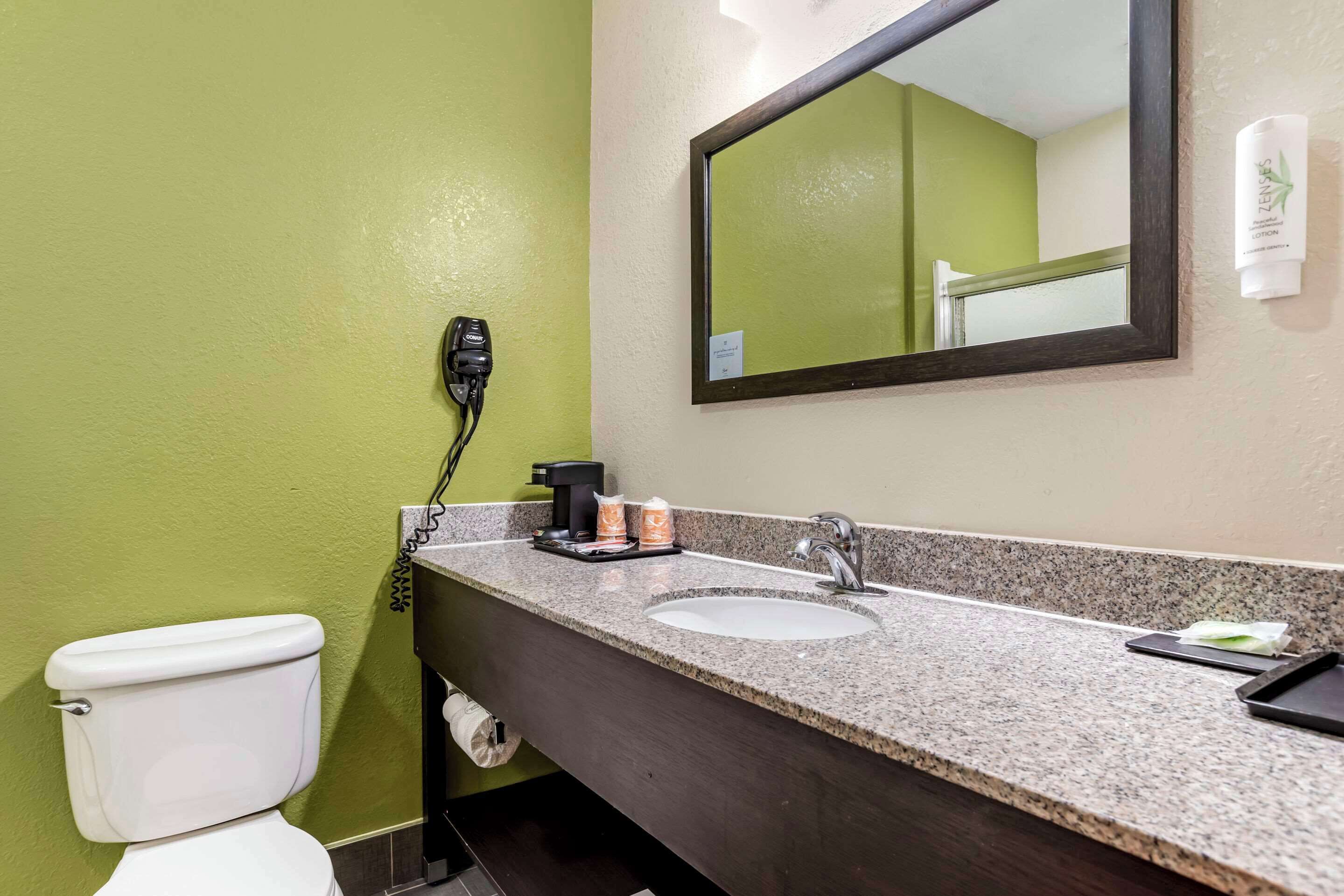 desk, iron/ironing board, free cots/infant beds, rollaway beds