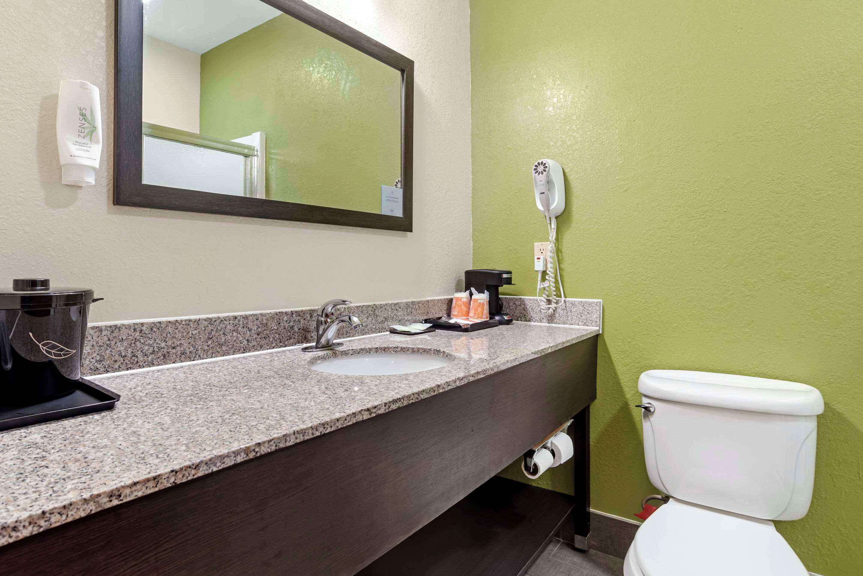 desk, iron/ironing board, free cots/infant beds, rollaway beds