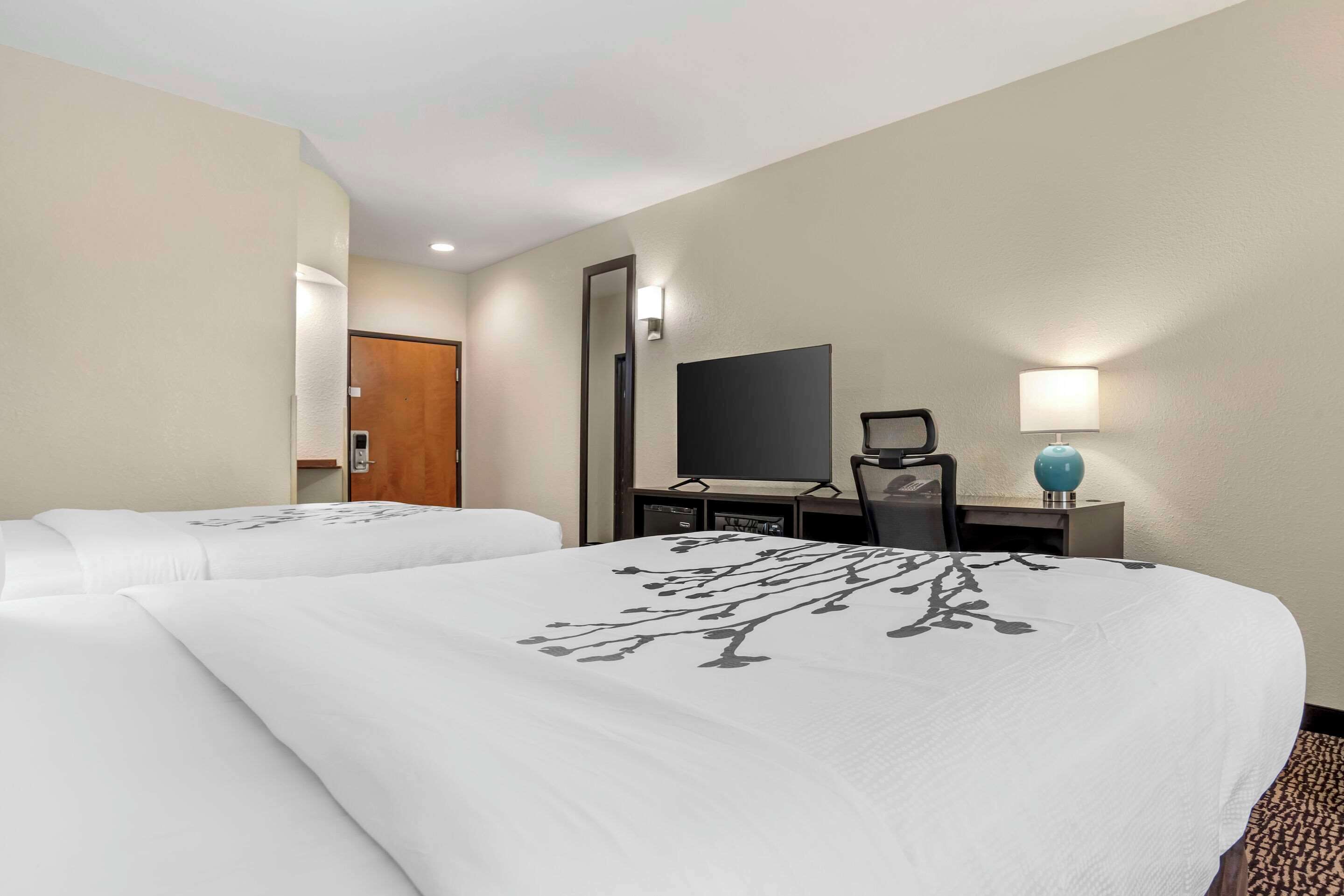 desk, iron/ironing board, free cots/infant beds, rollaway beds