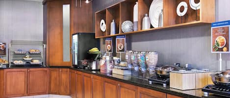 Buffet déjeuner gratuit tous les jours