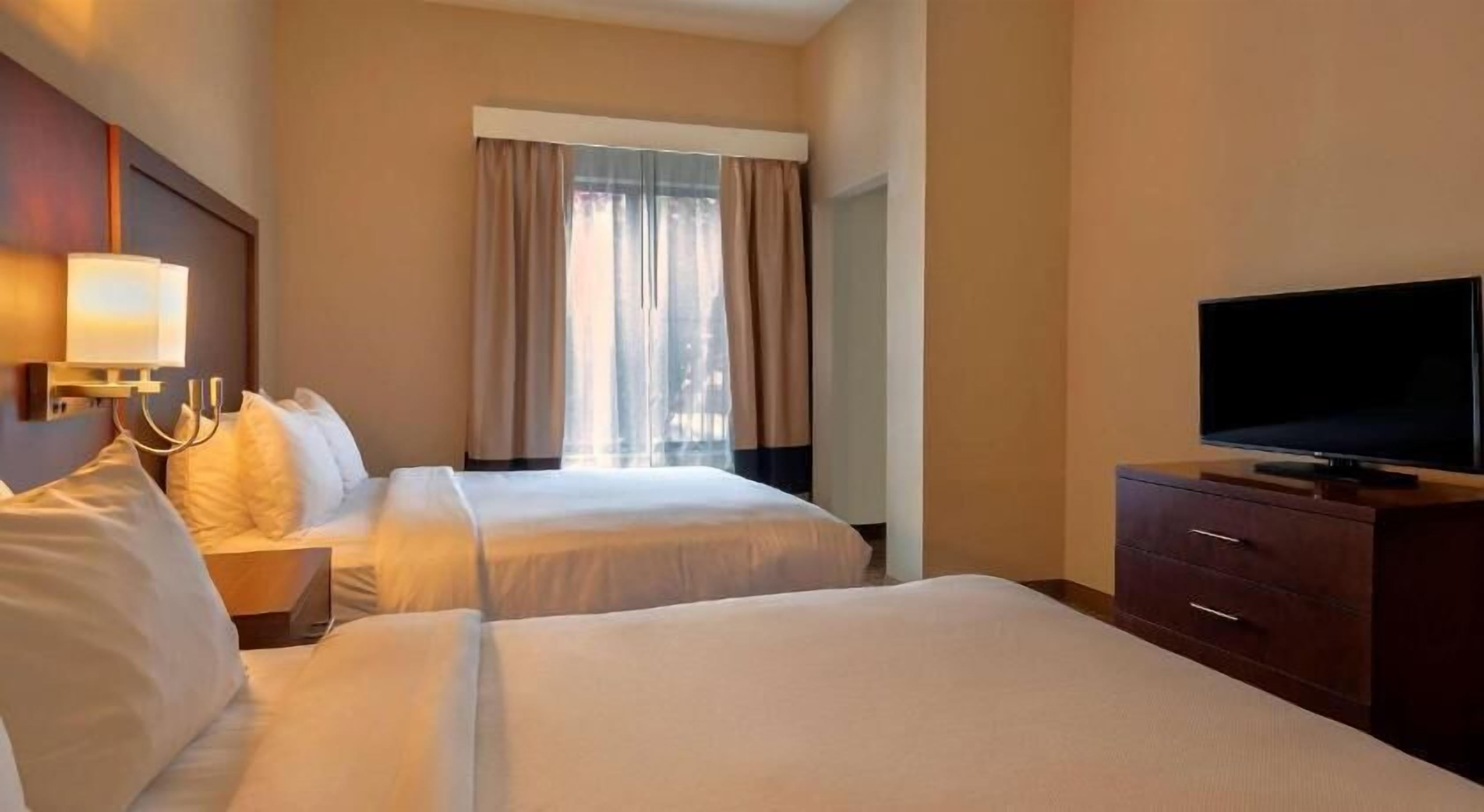 Premium bedding, in-room safe, desk, laptop workspace