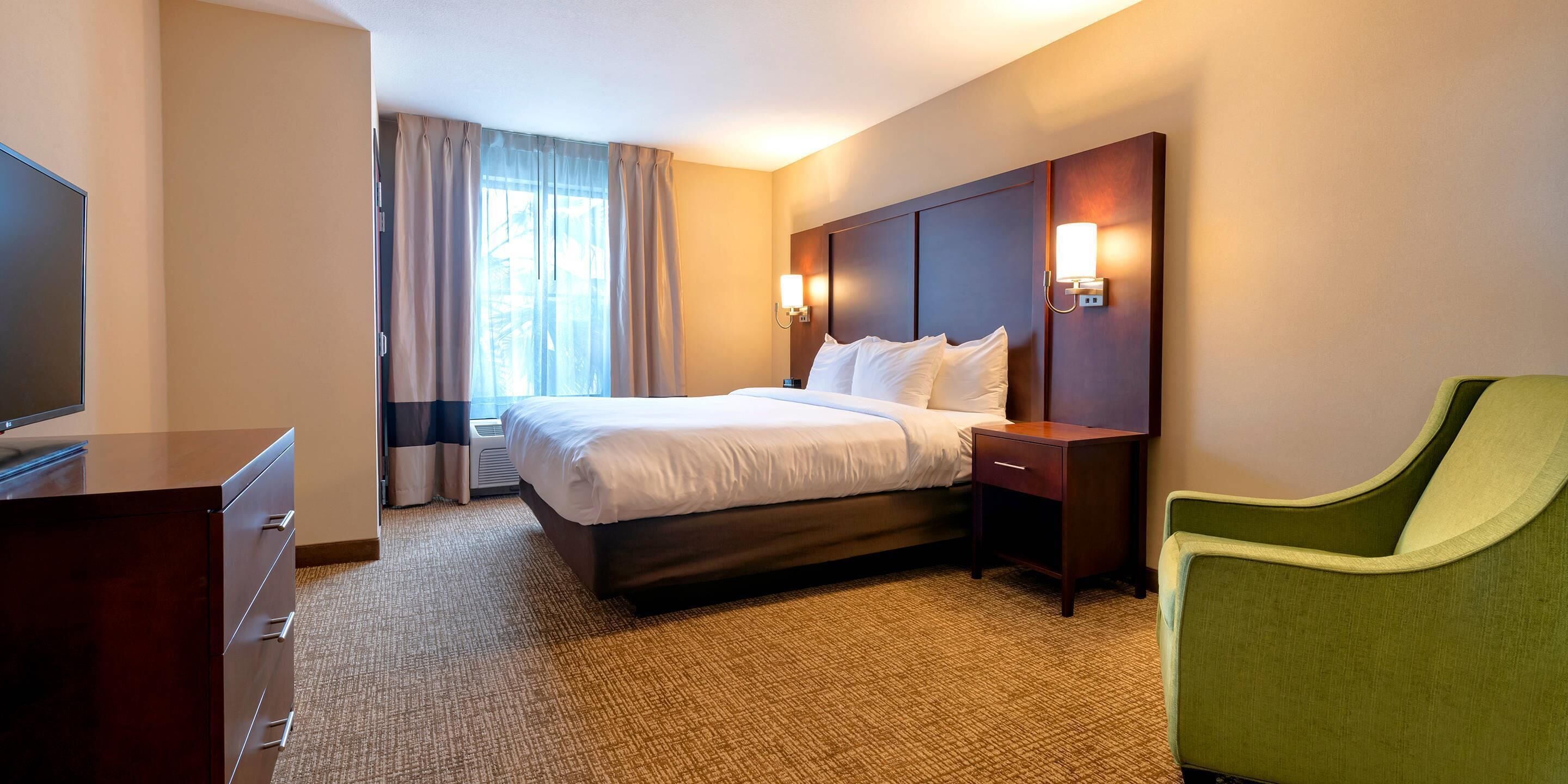 Suite, 1 King Bed with Sofa bed, Non Smoking (Parlor) | Premium bedding, in-room safe, desk, laptop workspace