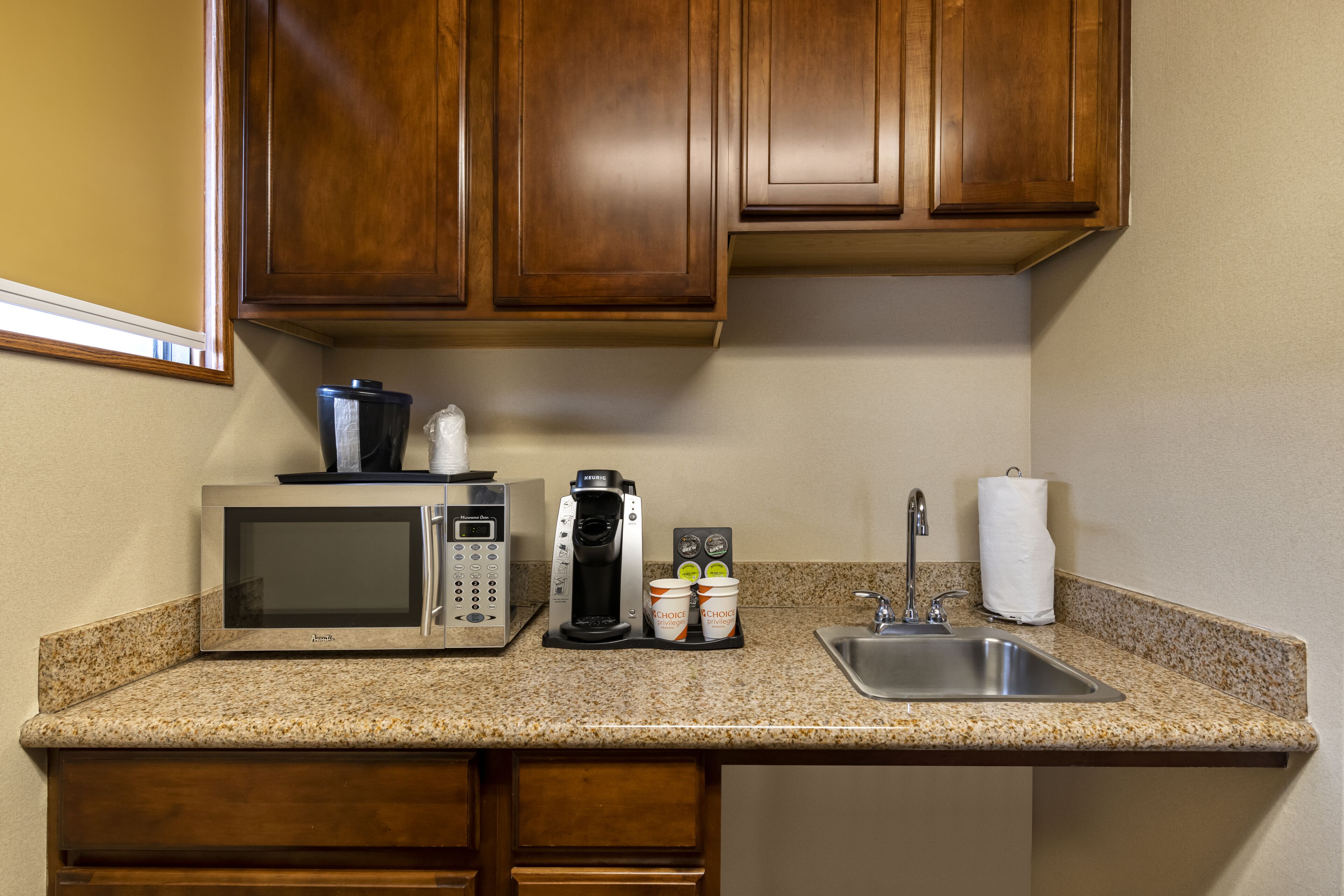 fridge, microwave, coffee/tea maker