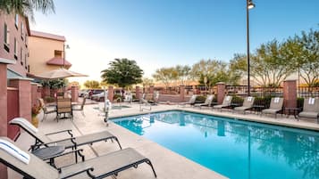 Outdoor pool, pool loungers