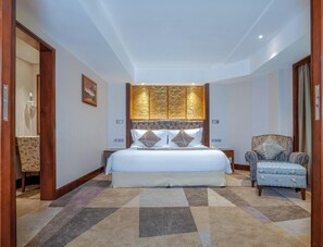 In-room safe, iron/ironing board, free WiFi, alarm clocks