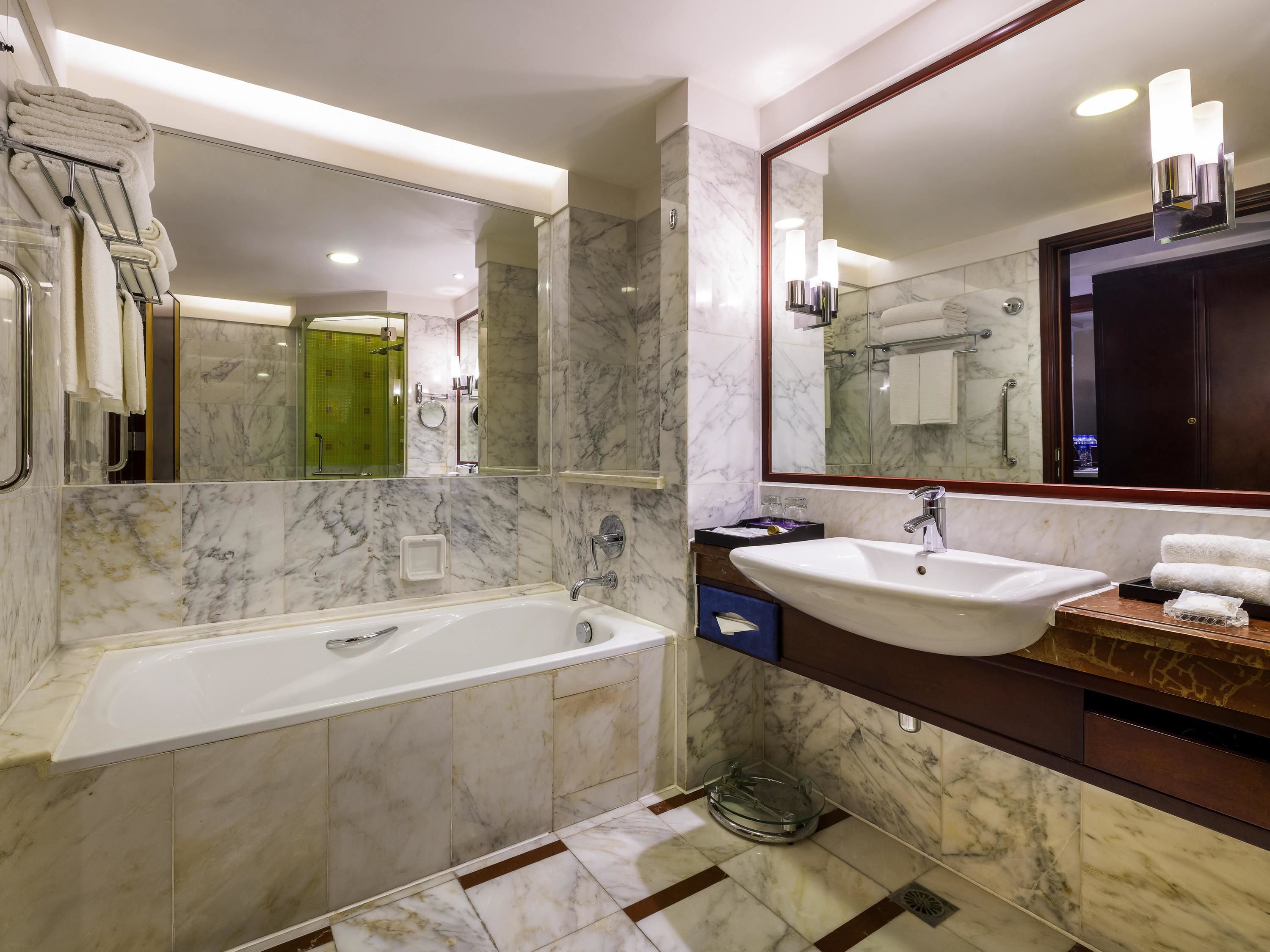 Superior Room | In-room safe, iron/ironing board, free WiFi, alarm clocks