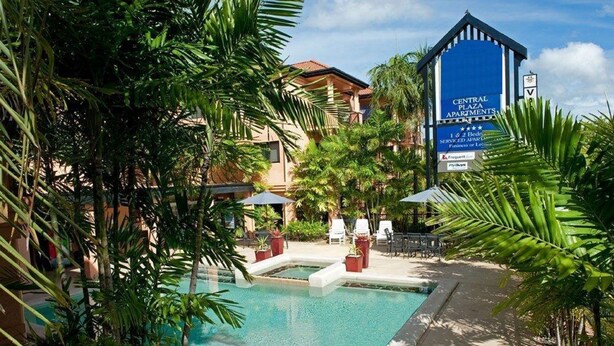 Outdoor pool - Central Plaza Apartments (Cairns North)