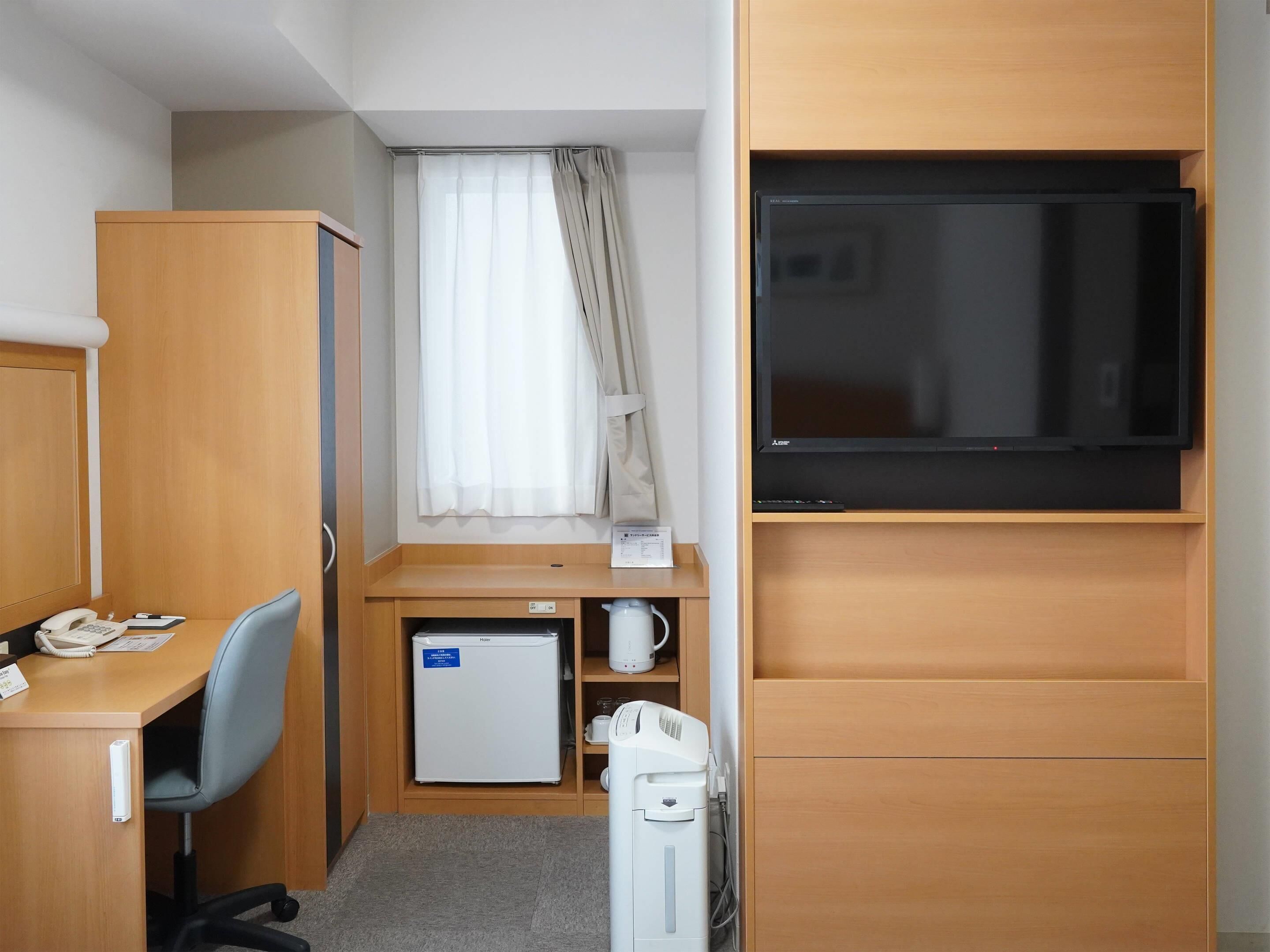 Habitació, 2 llits individuals, no fumadors | Roba de llit d'alta qualitat i escriptori 