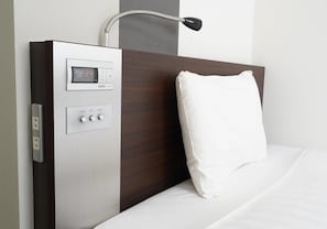 1 Single Bed, Nonsmoking | Premium bedding, desk, laptop workspace, blackout drapes