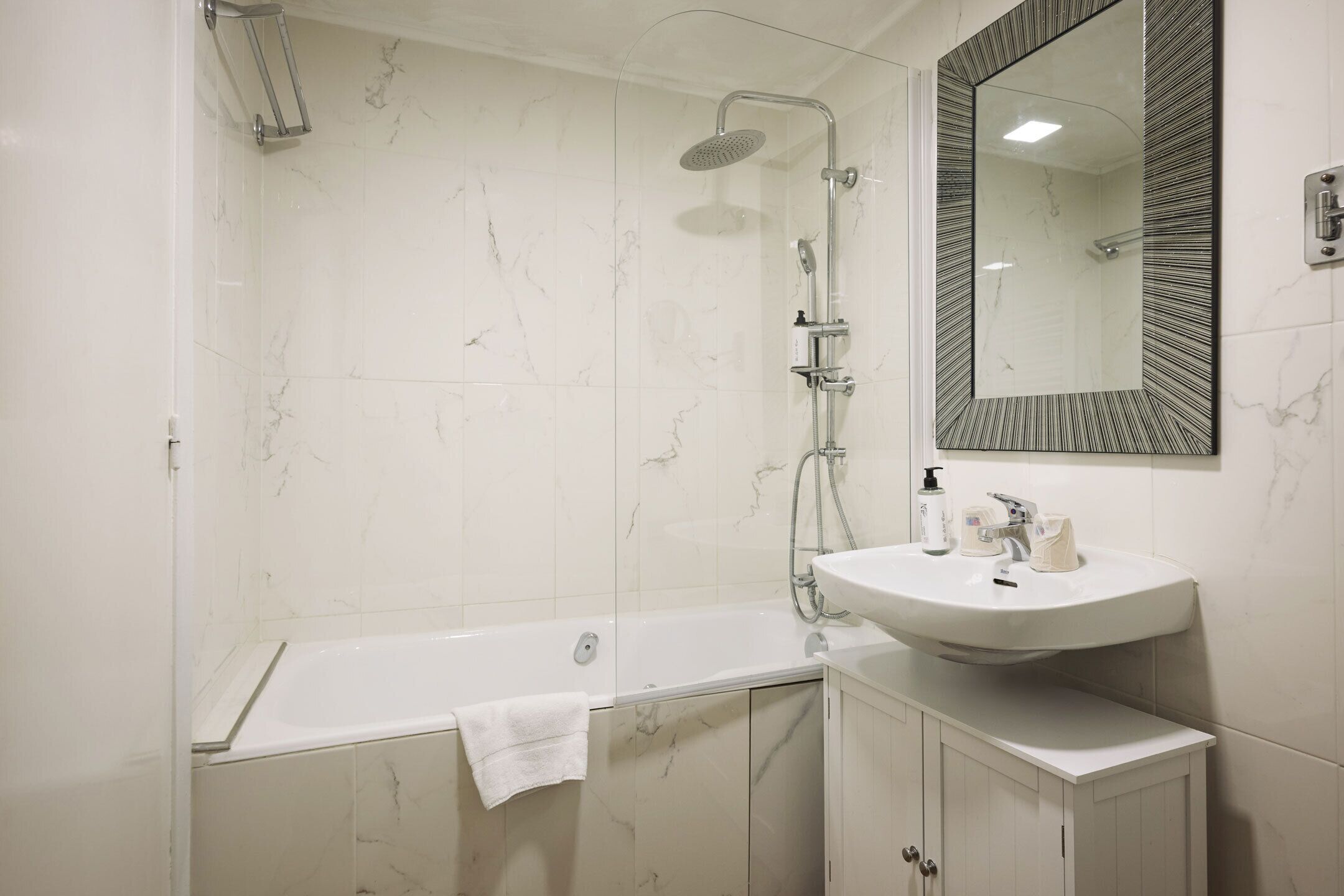 comfort double room, 1 double bed | bathroom | free toiletries, hair dryer, towels