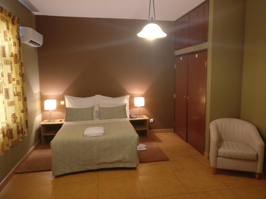 In-room safe, blackout drapes