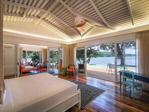 Miss Florentina Villa | Premium bedding, down duvets, pillow-top beds, in-room safe - Tortuga Lodge (Colorado)