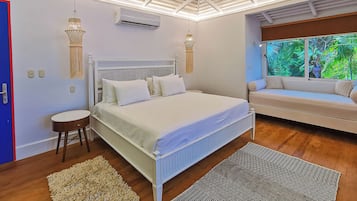 Miss Evelyn Balcony Suites | Premium bedding, down comforters, pillowtop beds, in-room safe