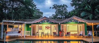 Tortuga Lodge