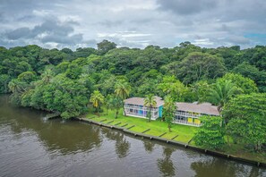Miss Evelyn Balcony Suites | Vista desde la habitación