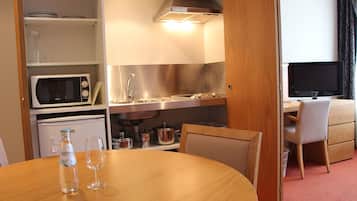 Apartment, 1 Bedroom (3 People) | 3 bedrooms, in-room safe, desk, free WiFi