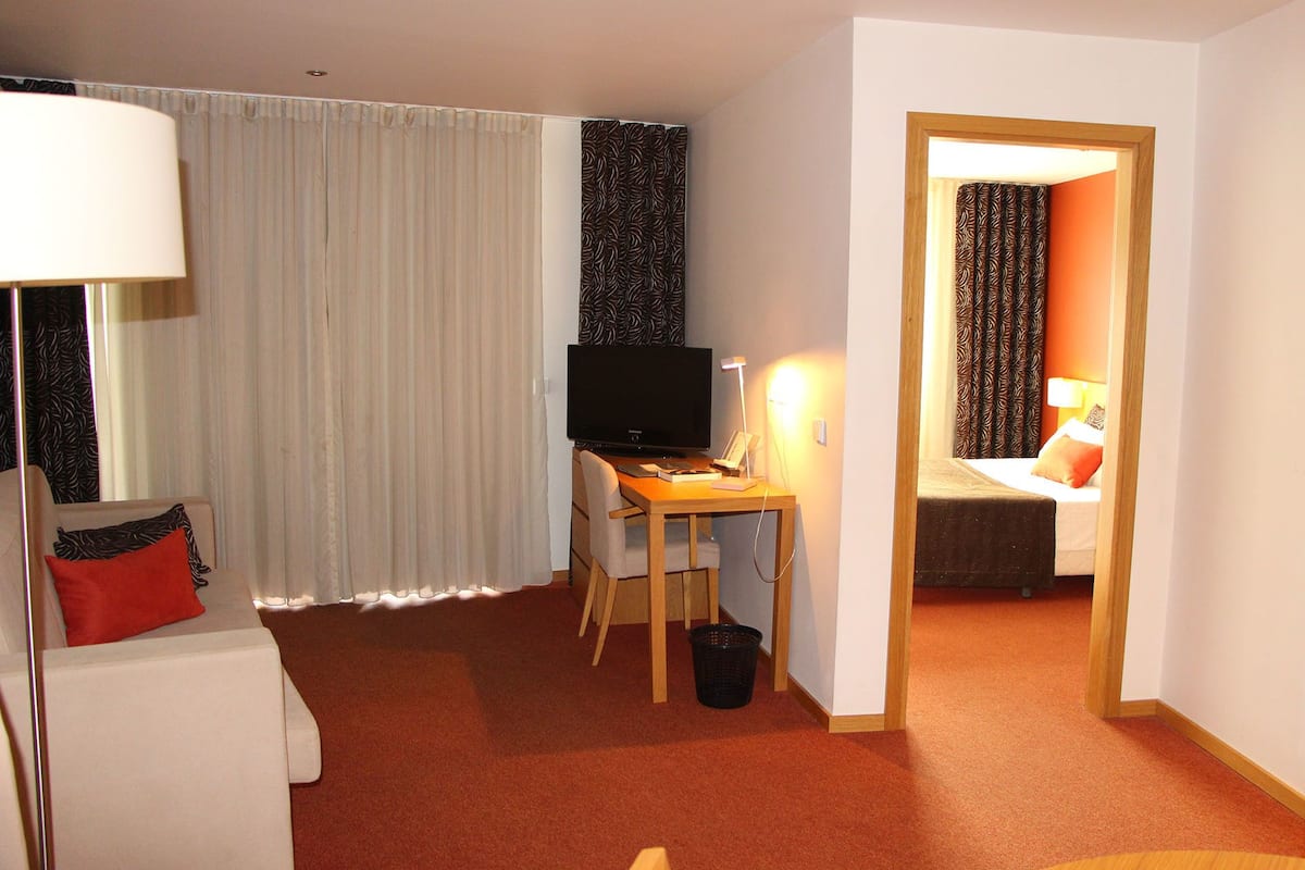 Family Apartment | 3 bedrooms, in-room safe, desk, free WiFi