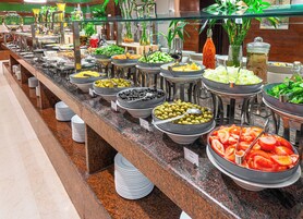 Breakfast, lunch, dinner served; Middle Eastern cuisine