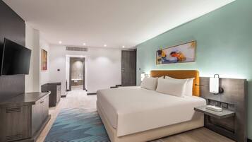 Kamar Standar, 1 Tempat Tidur King, Bebas Asap Rokok | Minibar, brankas, meja kerja, dan ruang kerja ramah laptop