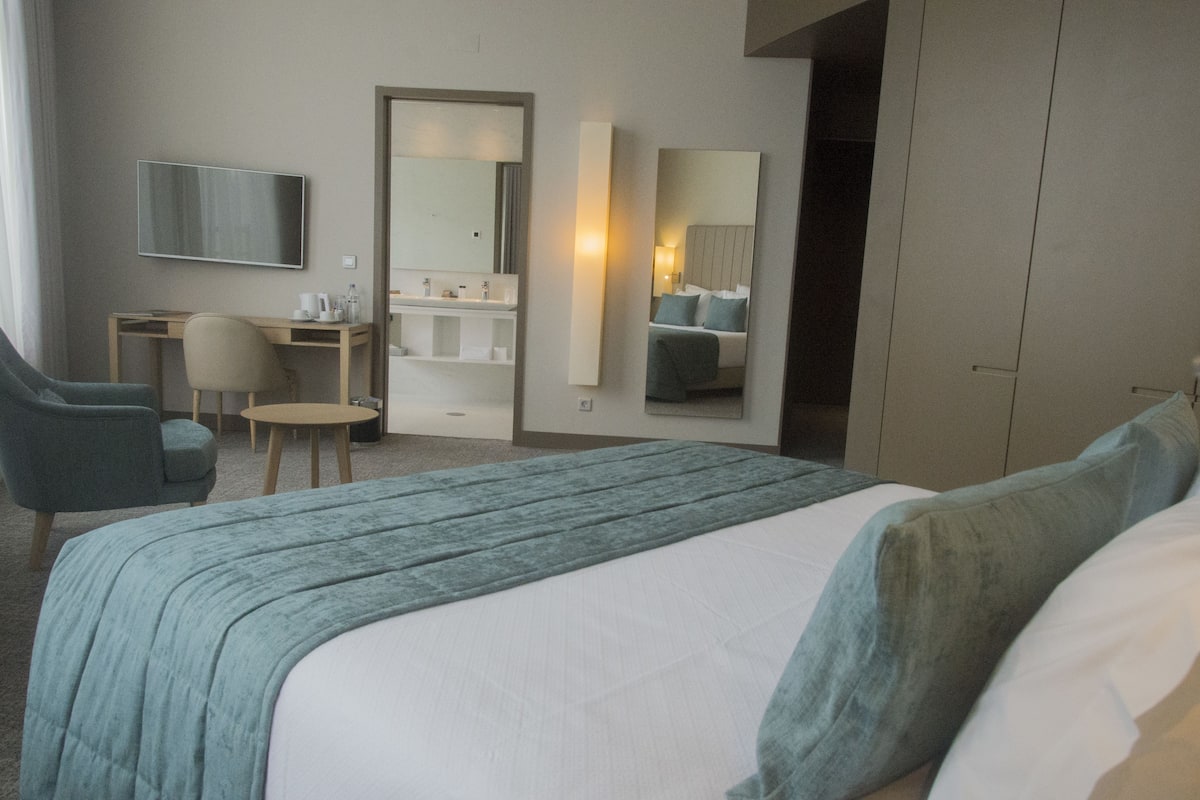 1 habitación, minibar, caja de seguridad en la habitación y escritorio
