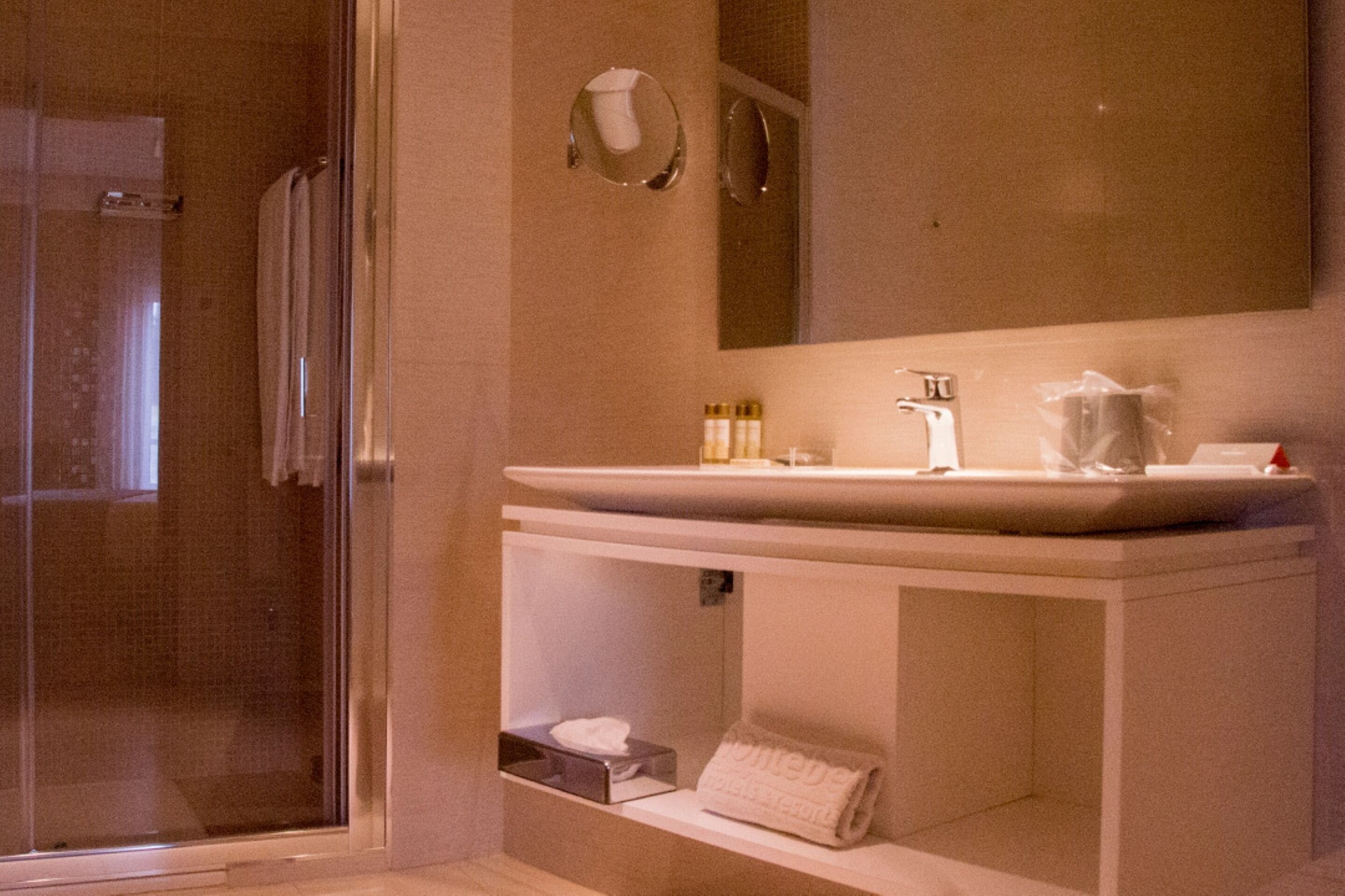 shower, free toiletries, hair dryer, bathrobes