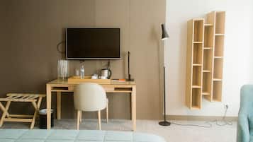Minibar, in-room safe, desk, laptop workspace