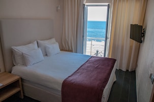Suite, Meerblick | Minibar, Zimmersafe, Schreibtisch, schallisolierte Zimmer