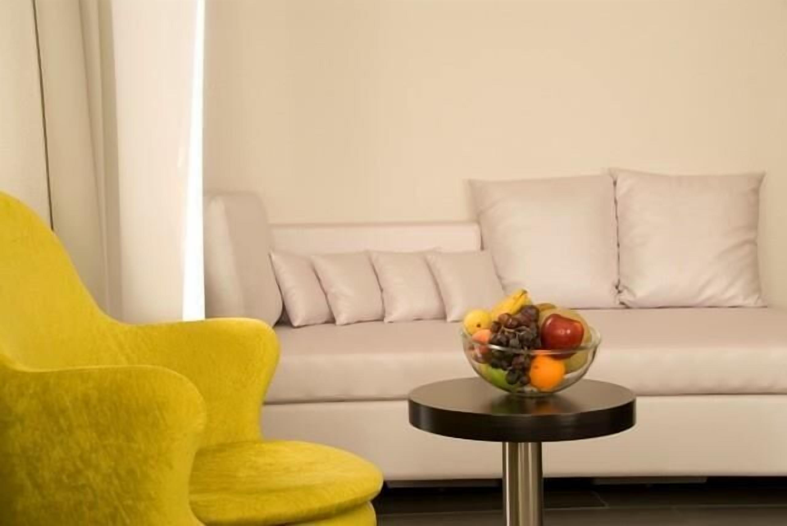 standard double or twin room | minibar, in-room safe, desk, soundproofing