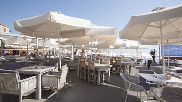 Breakfast, lunch, dinner served; international cuisine, beach views