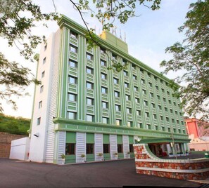 Exterior - Tara Comfort Hotel (Ramoji Film City)