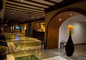 Lobby - Tara Comfort Hotel (Ramoji Film City)
