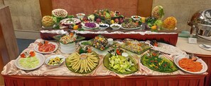 Buffet - Hotel Kohinoor Continental, Airport - Newly Renovated (Mumbai)