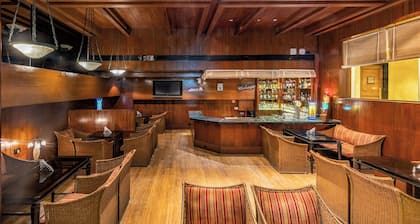 Hotel Kohinoor Continental, Airport - Newly Renovated