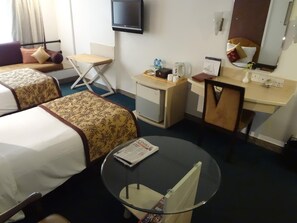 Premium bedding, minibar, in-room safe, desk