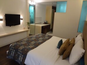 Premium bedding, minibar, in-room safe, desk